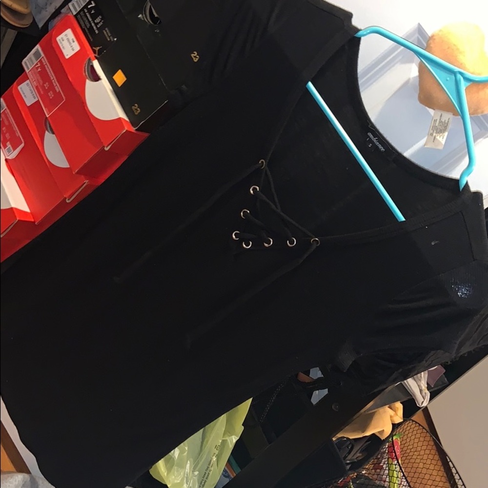 Black tshirt